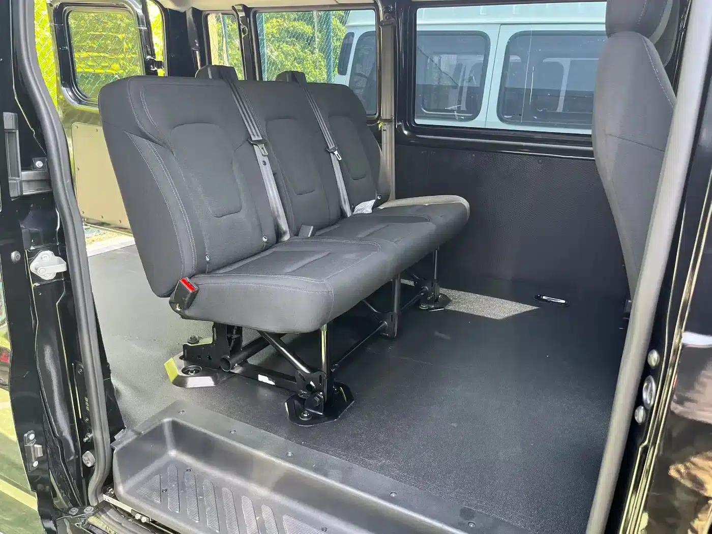 Jiangling Fushun 2025 2.0T 8AT Diesel Short Wheelbase Low Roof Commercial Multi-purpose Passenger Vehicle, 5/6 Seats, Double Tailgate — миниатюра 6