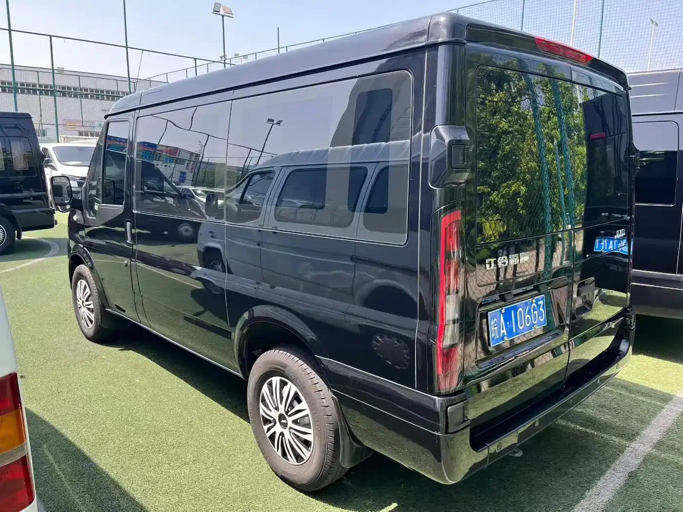 Jiangling Fushun 2025 2.0T 8AT Diesel Short Wheelbase Low Roof Commercial Multi-purpose Passenger Vehicle, 5/6 Seats, Double Tailgate — миниатюра 9