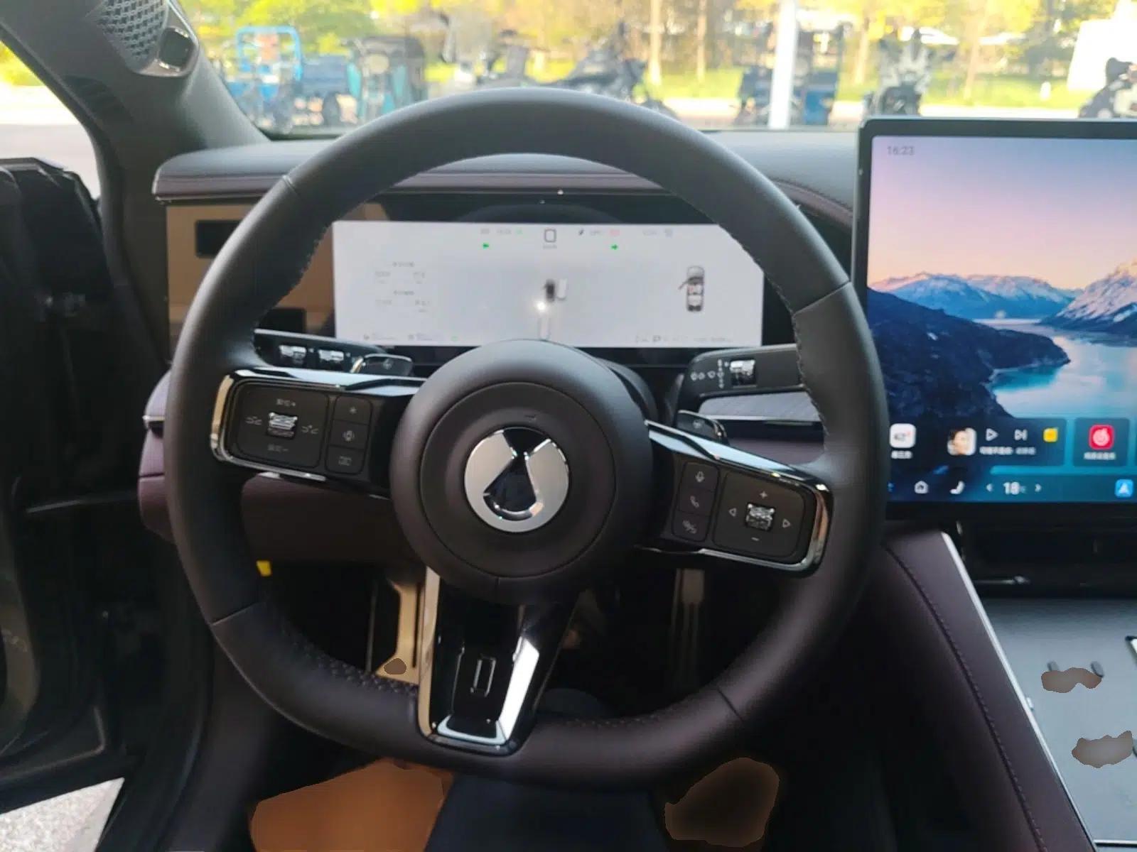 Denza Z9GT 2024 1100 Four-Wheel Drive Max Edition — миниатюра 14