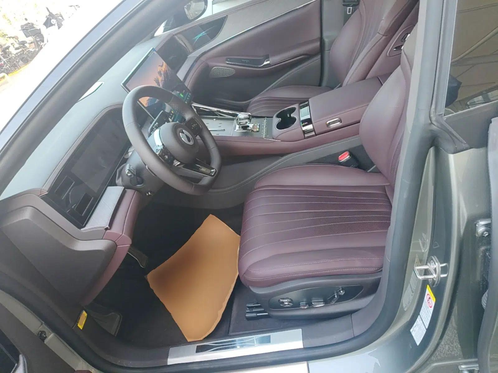 Denza Z9GT 2024 1100 Four-Wheel Drive Max Edition — миниатюра 18
