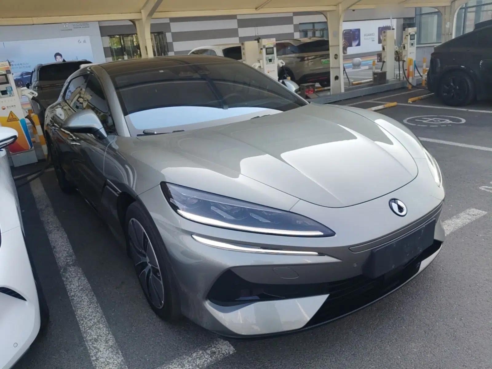 Denza Z9GT 2024 1100 Four-Wheel Drive Max Edition — миниатюра 3