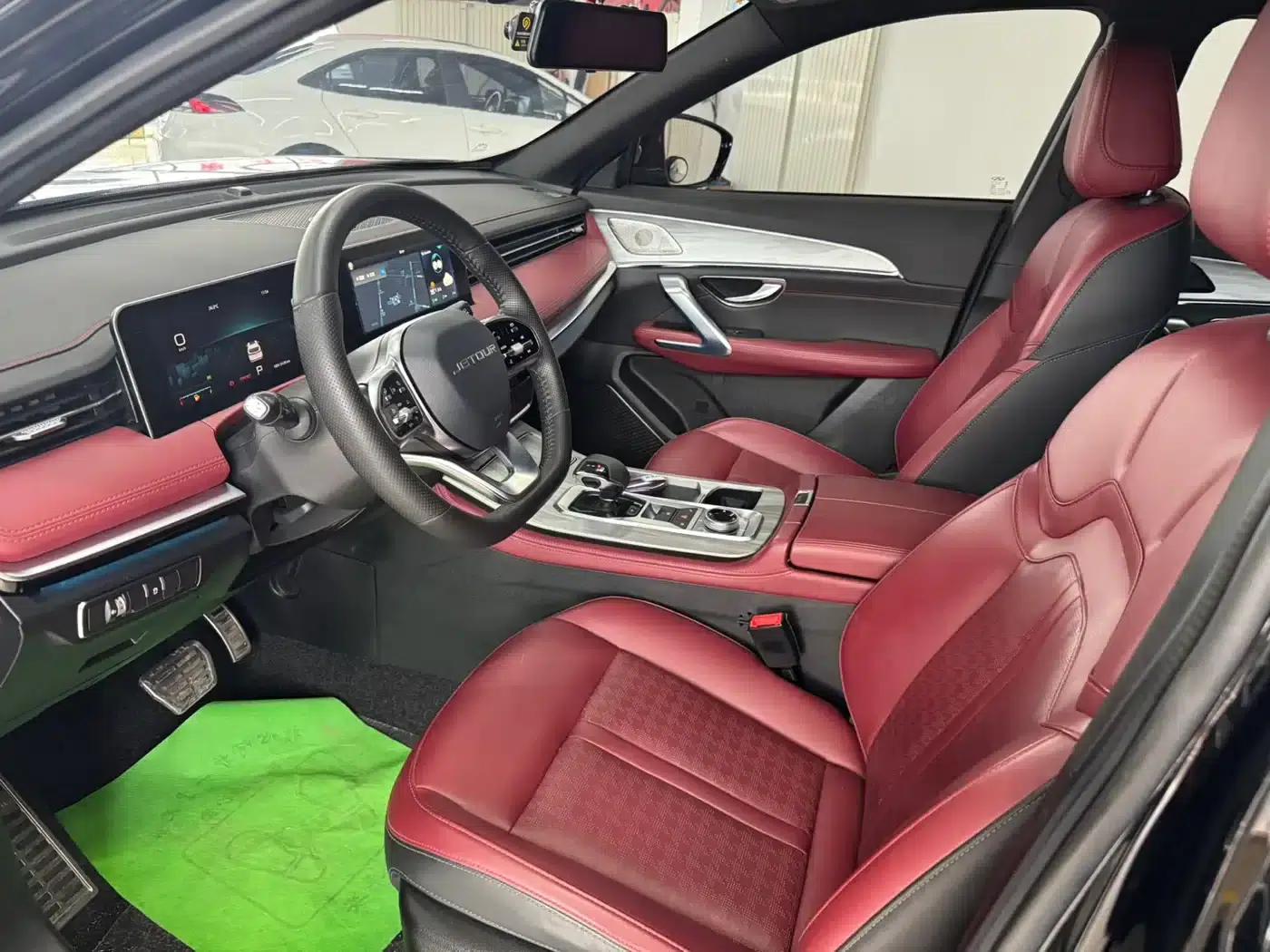 Jetour X70 PRO 2023 1.5T DCT Comfort Edition 7-seater — миниатюра 6
