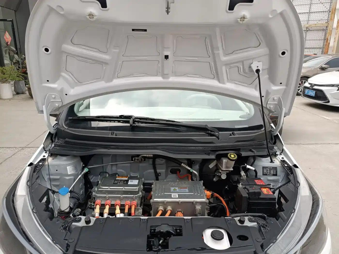 Yizhi EV3 2023 Youth Edition 320KM Comfort Model — миниатюра 13