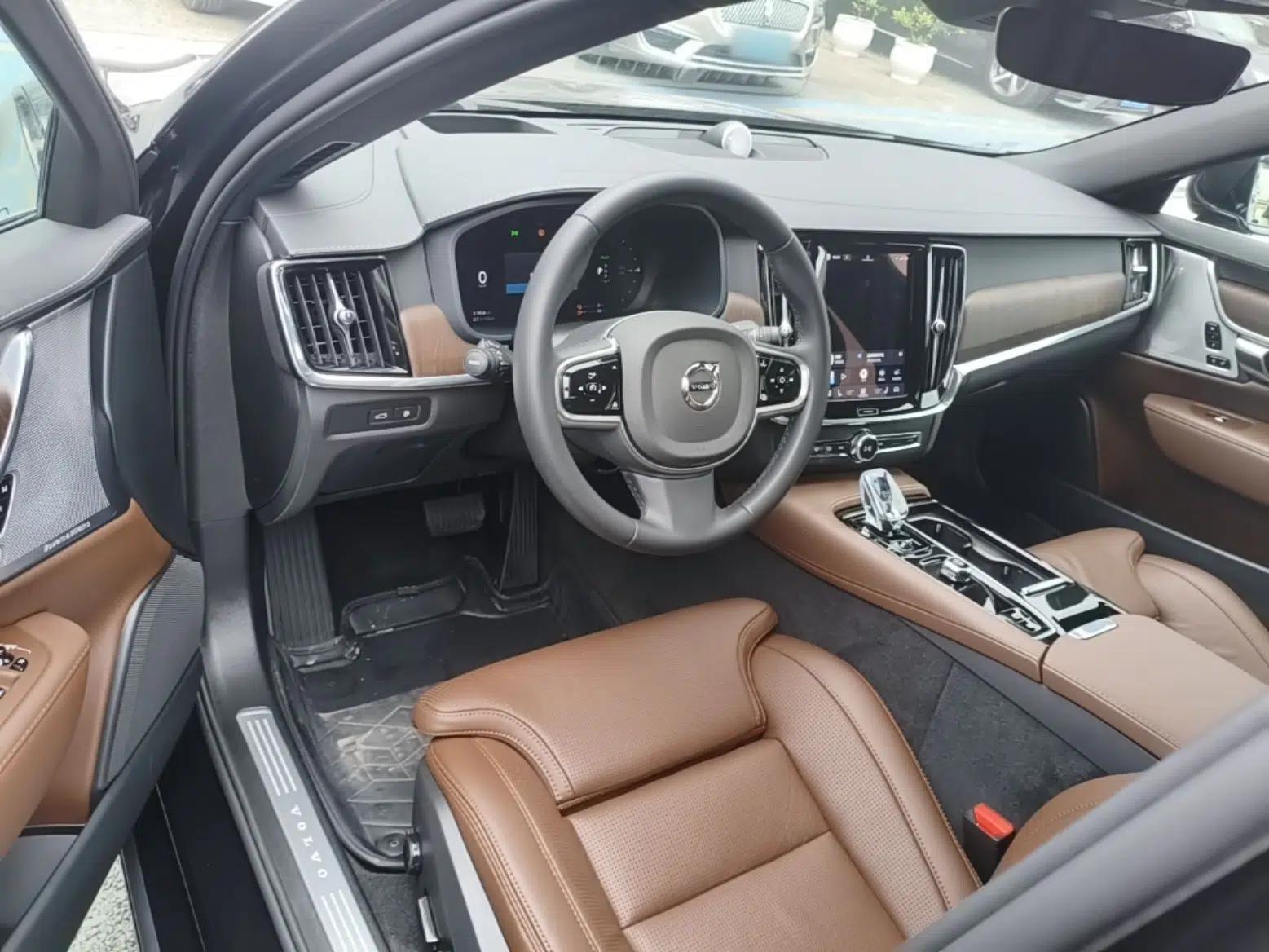 Volvo S90 New Energy 2024 Plug-in Hybrid Four-Wheel Drive Long-Range Luxury Smart Edition — миниатюра 13