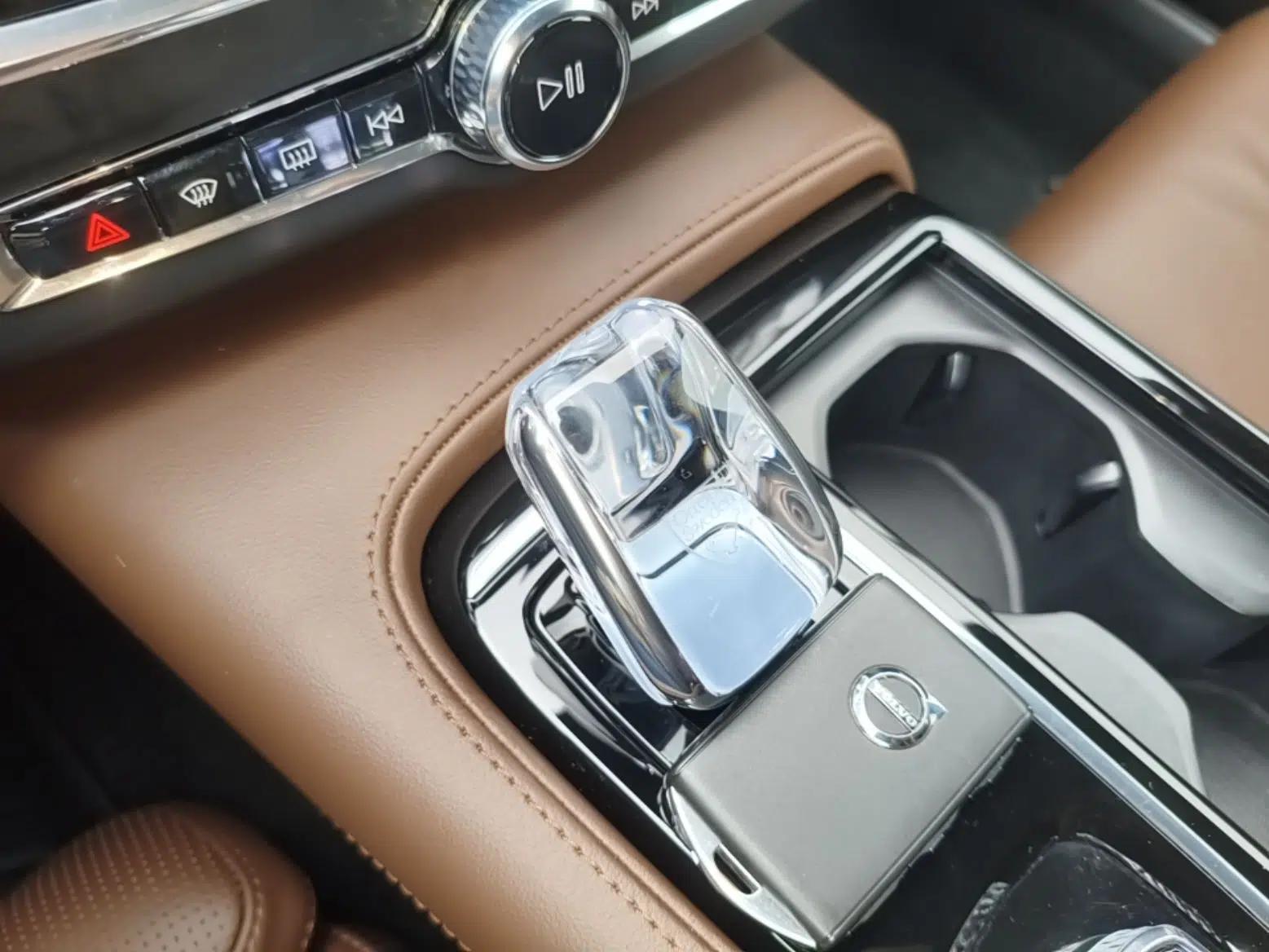 Volvo S90 New Energy 2024 Plug-in Hybrid Four-Wheel Drive Long-Range Luxury Smart Edition — миниатюра 17
