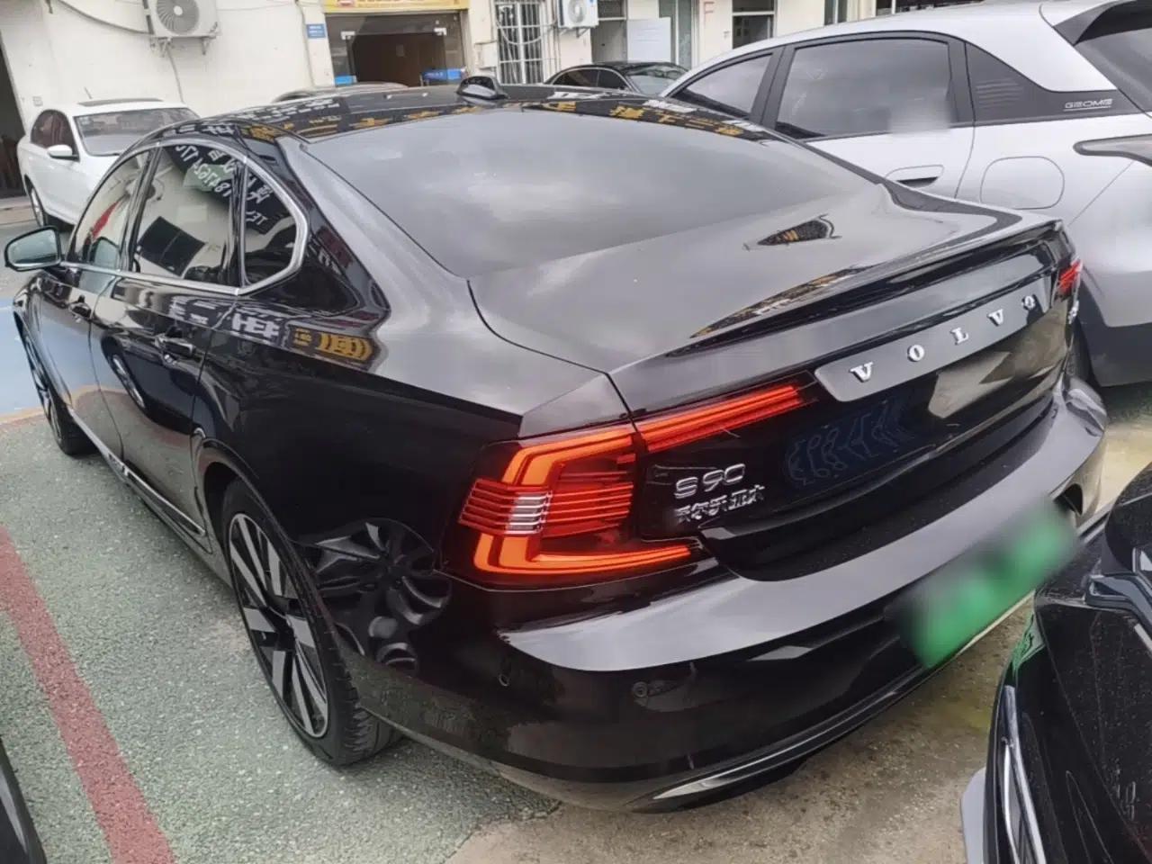 Volvo S90 New Energy 2024 Plug-in Hybrid Four-Wheel Drive Long-Range Luxury Smart Edition — миниатюра 4