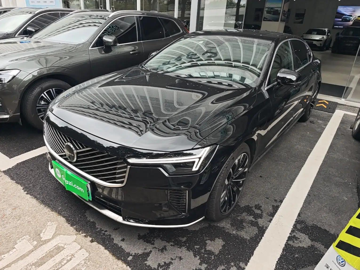 Volvo S90 New Energy 2026 Plug-in Hybrid Four-Wheel Drive Long-Range Luxury Smart Edition — миниатюра 1