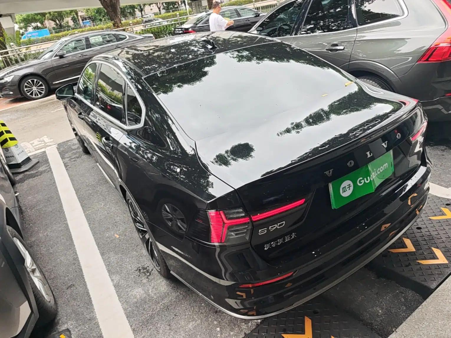 Volvo S90 New Energy 2026 Plug-in Hybrid Four-Wheel Drive Long-Range Luxury Smart Edition — миниатюра 4