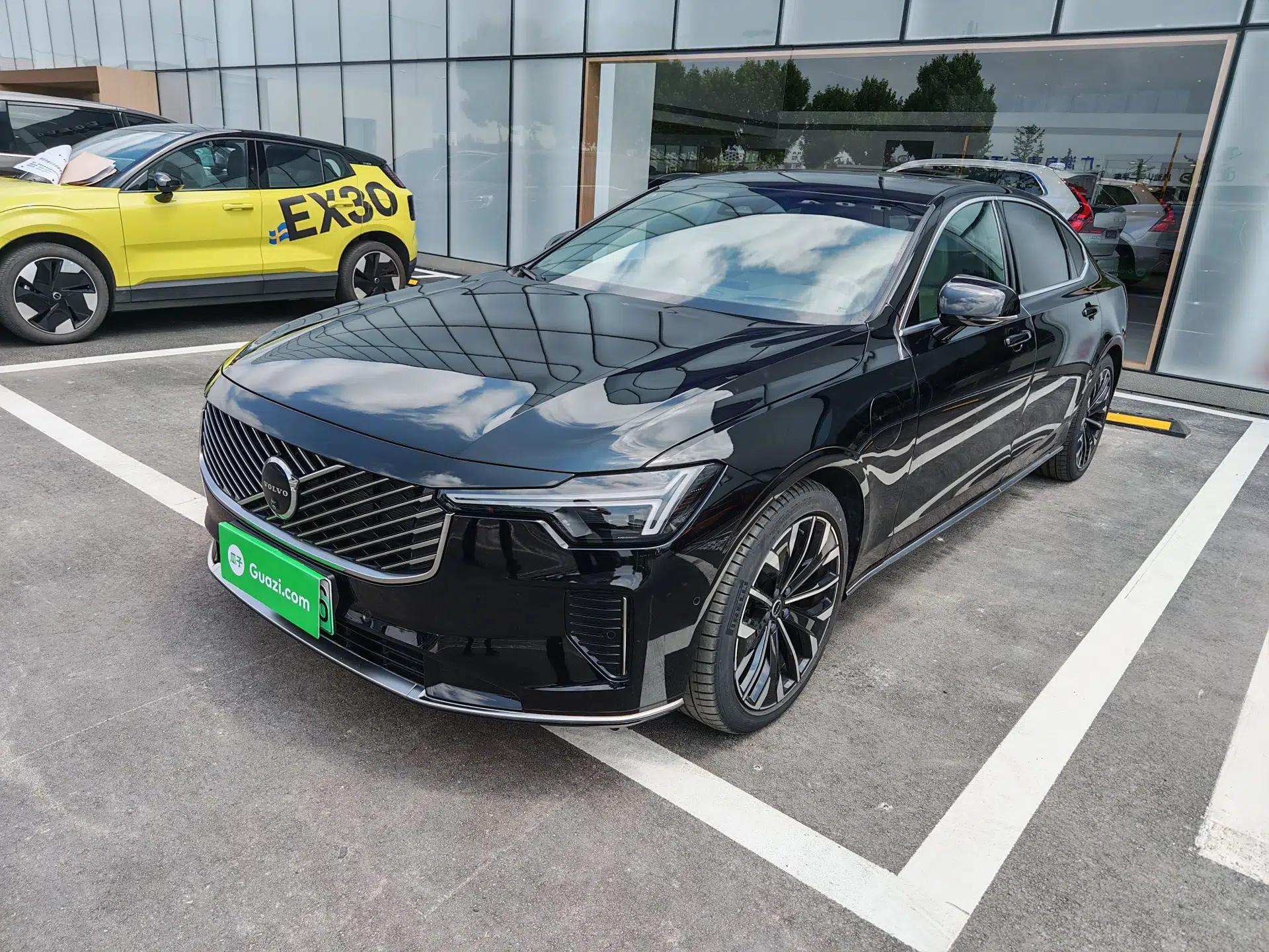 Volvo S90 New Energy 2026 Plug-in Hybrid Four-Wheel Drive Long-Range Luxury Smart Edition — миниатюра 1