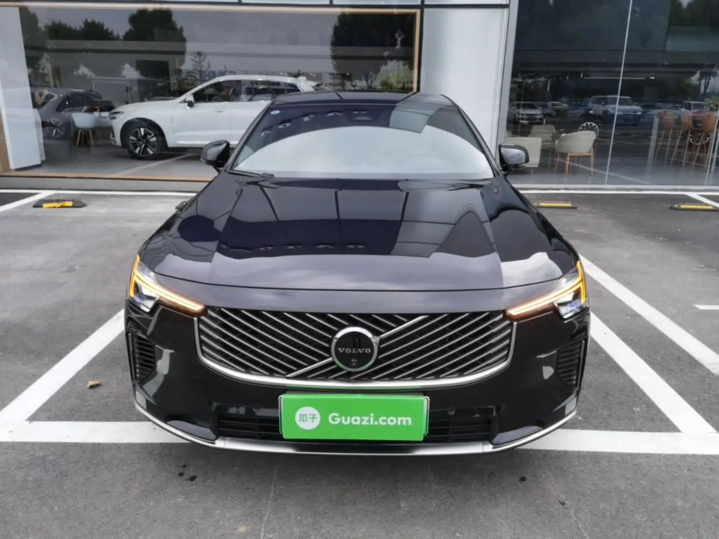 Volvo S90 New Energy 2026 Plug-in Hybrid Four-Wheel Drive Long-Range Luxury Smart Edition — миниатюра 2