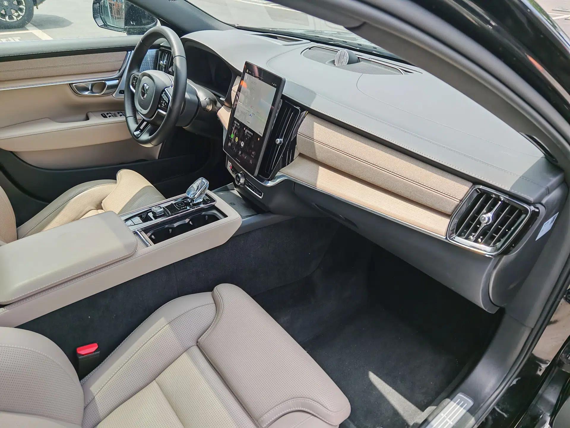 Volvo S90 New Energy 2026 Plug-in Hybrid Four-Wheel Drive Long-Range Luxury Smart Edition — миниатюра 29
