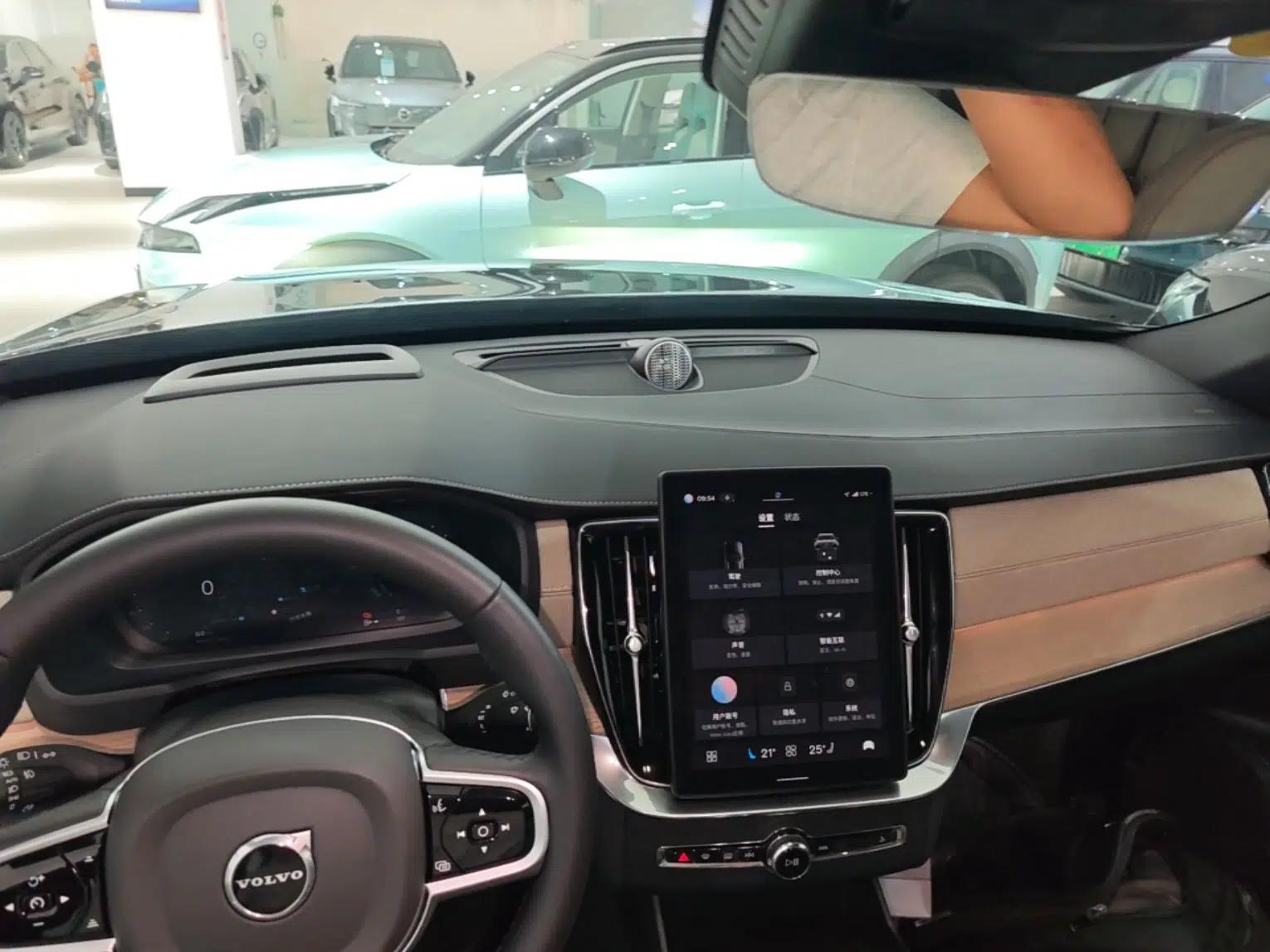 Volvo XC90 New Energy 2024 T8 Luxury Flagship 7-Seater — миниатюра 13