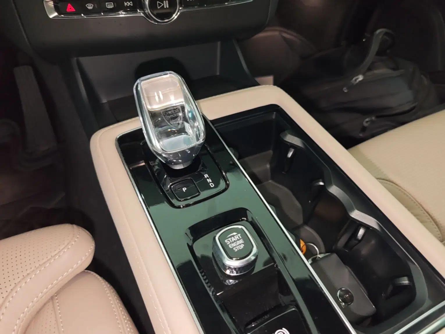 Volvo XC90 New Energy 2024 T8 Luxury Flagship 7-Seater — миниатюра 17