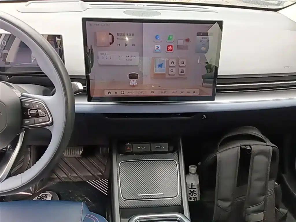 Geely Geometry M6 2022 Model 580 New Joy — миниатюра 13