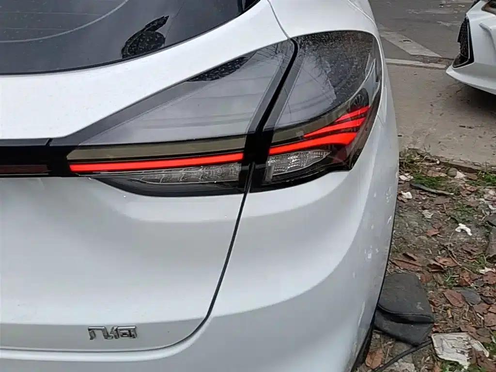 Geely Geometry M6 2022 Model 580 New Joy — миниатюра 8
