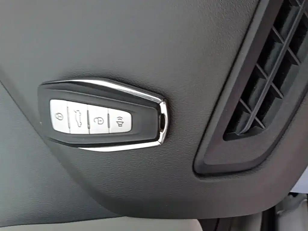 Geely Geometry M6 2022 Model 580 New Joy — миниатюра 9