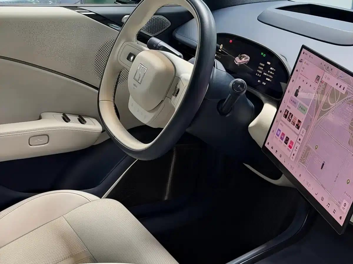 Jike 007 2025 Long Range Rear-Wheel Drive Intelligent Driving Edition 100kWh — миниатюра 19