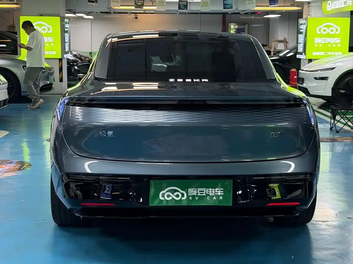 Jike 007 2025 Long Range Rear-Wheel Drive Intelligent Driving Edition 100kWh — миниатюра 23