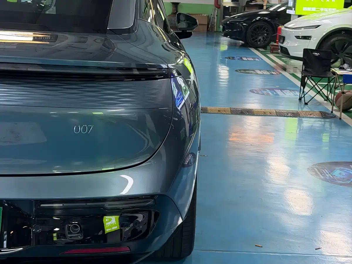 Jike 007 2025 Long Range Rear-Wheel Drive Intelligent Driving Edition 100kWh — миниатюра 25