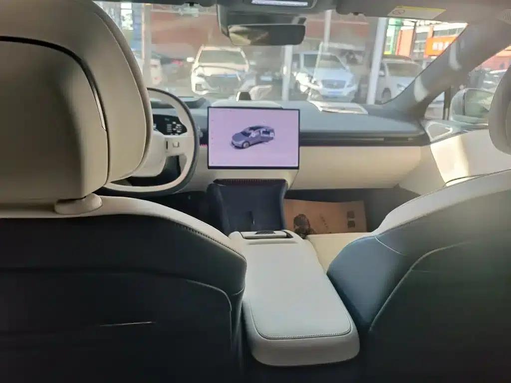 Jike 007 2024 Rear-Wheel Drive Intelligent Driving Edition 75kWh — миниатюра 5