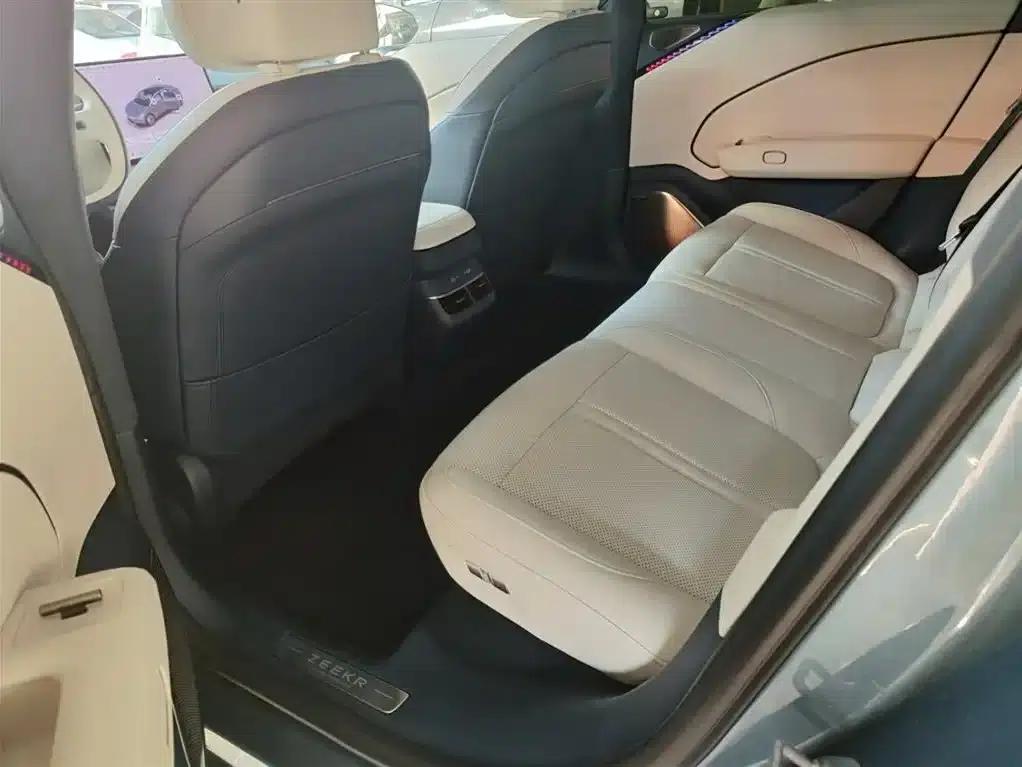 Jike 007 2024 Rear-Wheel Drive Intelligent Driving Edition 75kWh — миниатюра 6