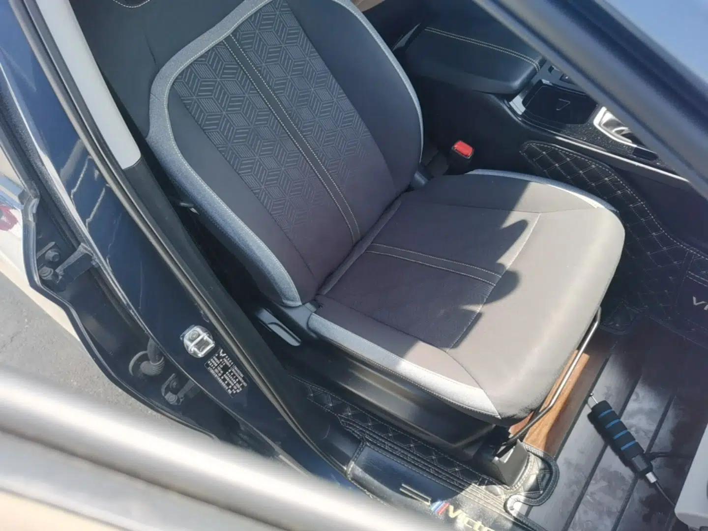 Wuling Victory 2020 1.5T CVT Elite Model — миниатюра 23
