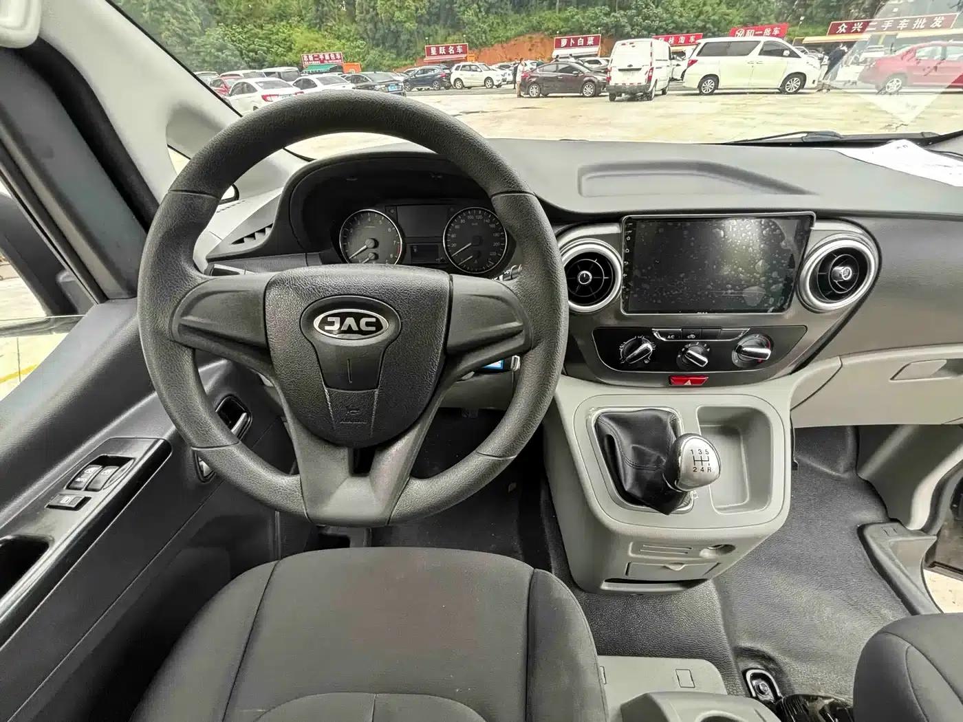 Refine M3 2019 1.6L Express Edition — миниатюра 6