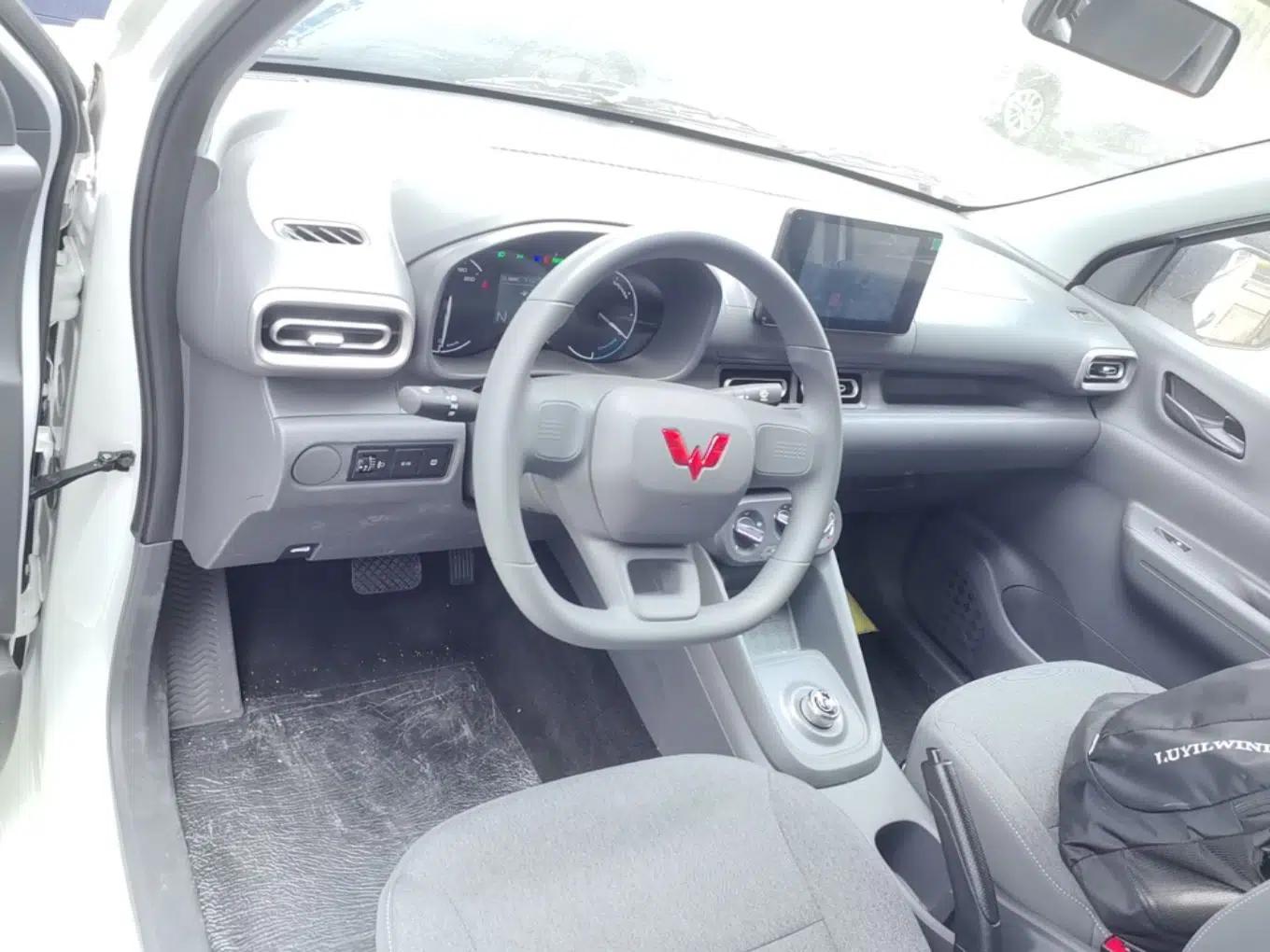 Wuling Hongguang New Energy 2024 All-Electric Model 300KM Standard Version — миниатюра 13