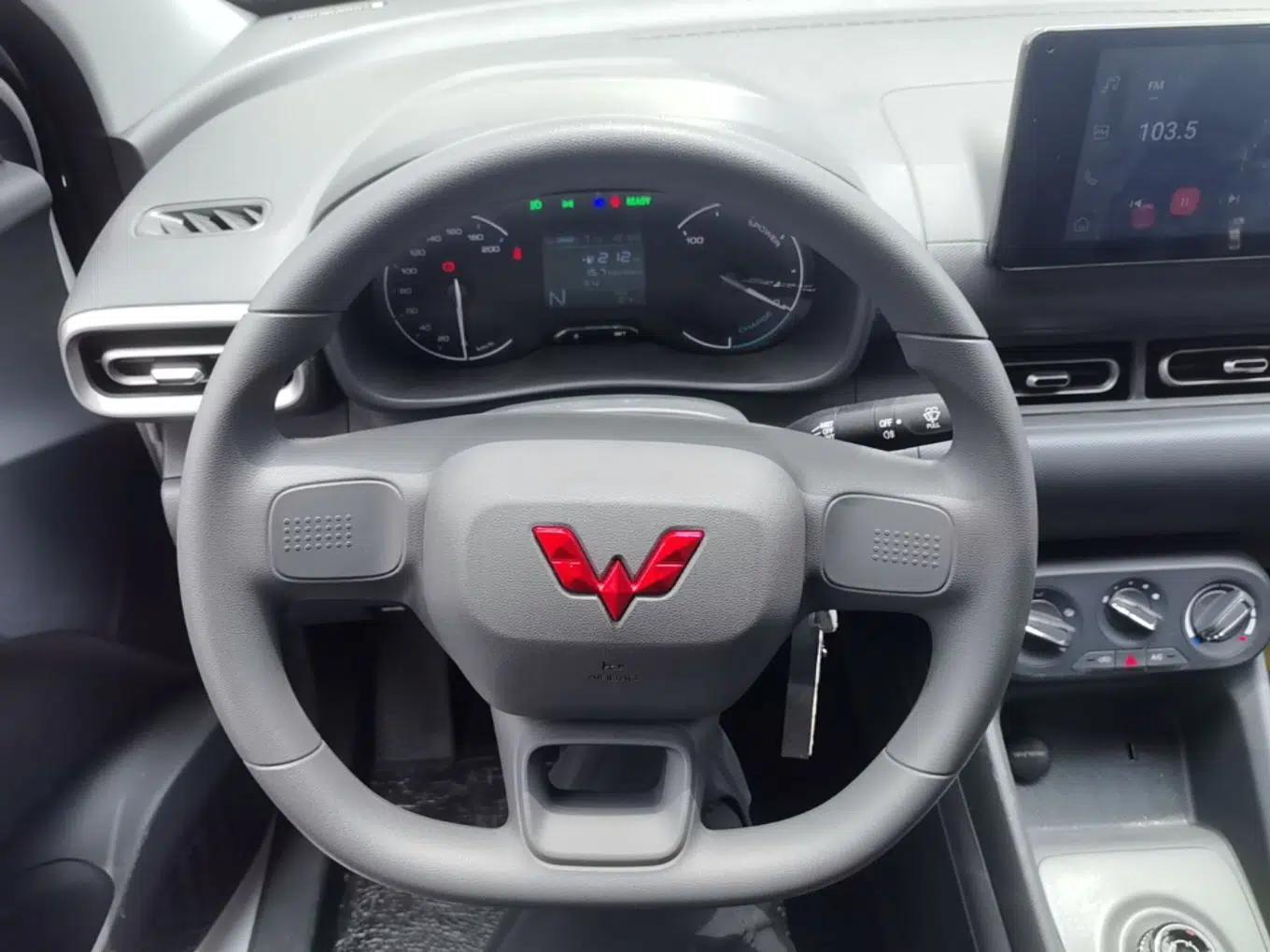 Wuling Hongguang New Energy 2024 All-Electric Model 300KM Standard Version — миниатюра 14