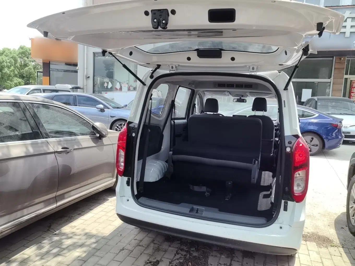 Wuling Hongguang New Energy 2024 All-Electric Model 300KM Standard Version — миниатюра 22