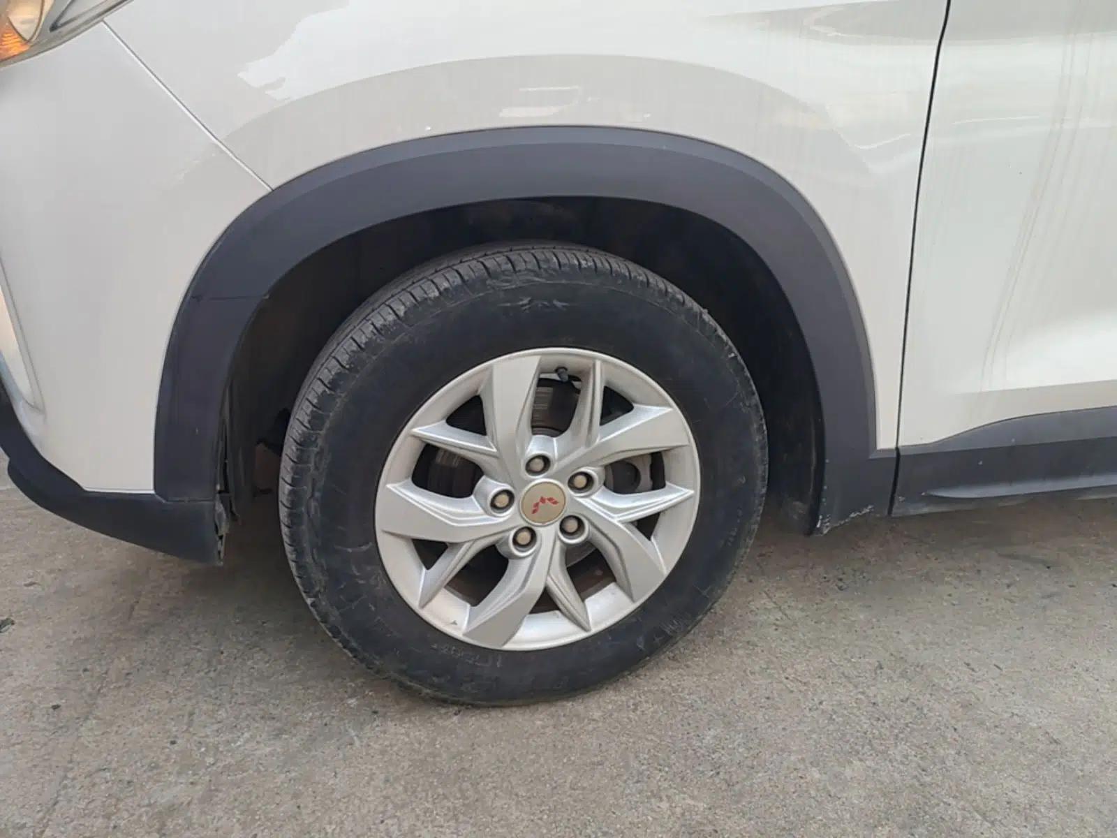 Wuling Hongguang S3 2019 Automatic Clutch Version 1.5L Manual Comfort Model China V Standard — миниатюра 8