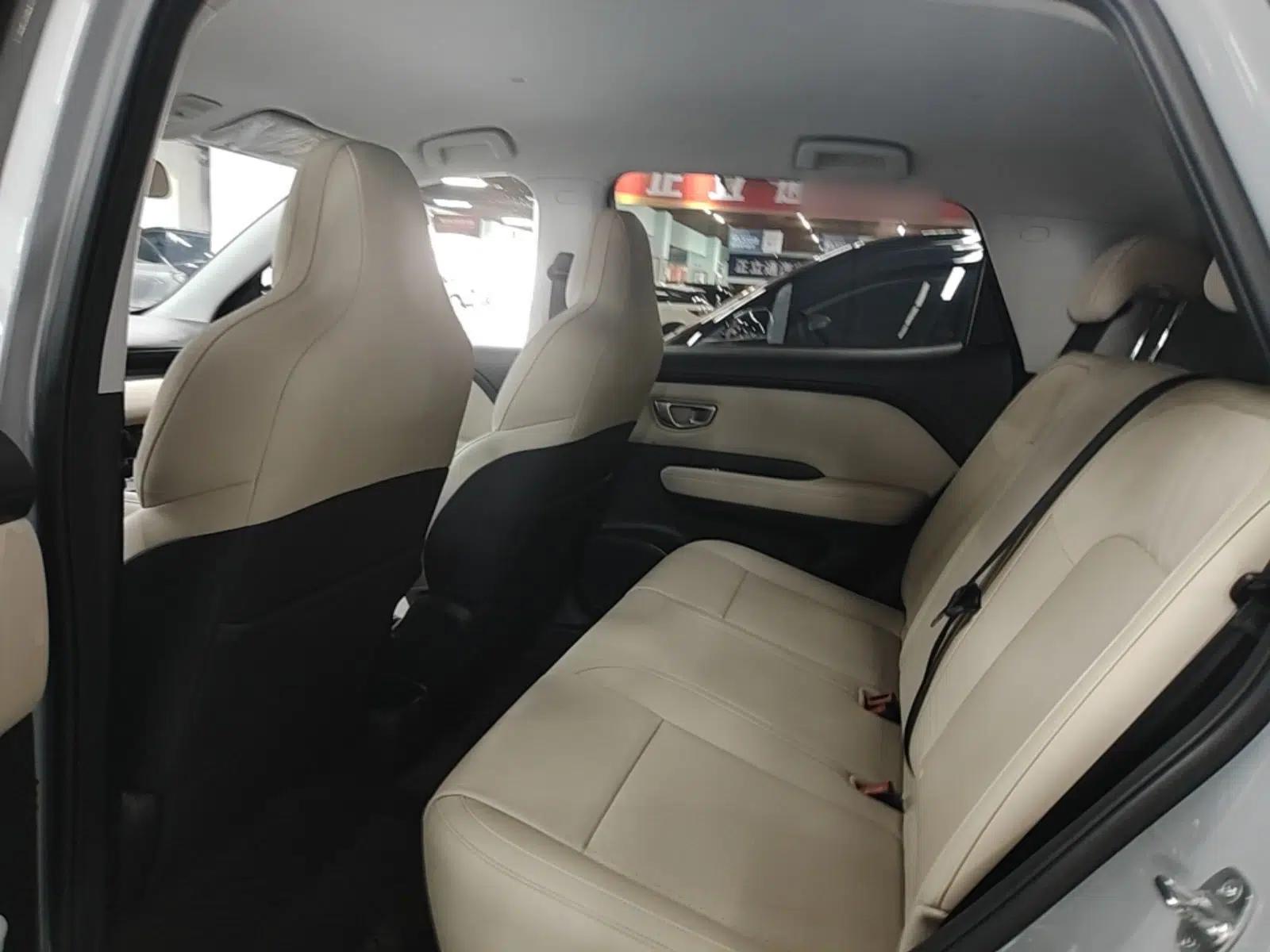 Wuling Bingo PLUS 2024 330 km Range Five-Seater Version — миниатюра 20