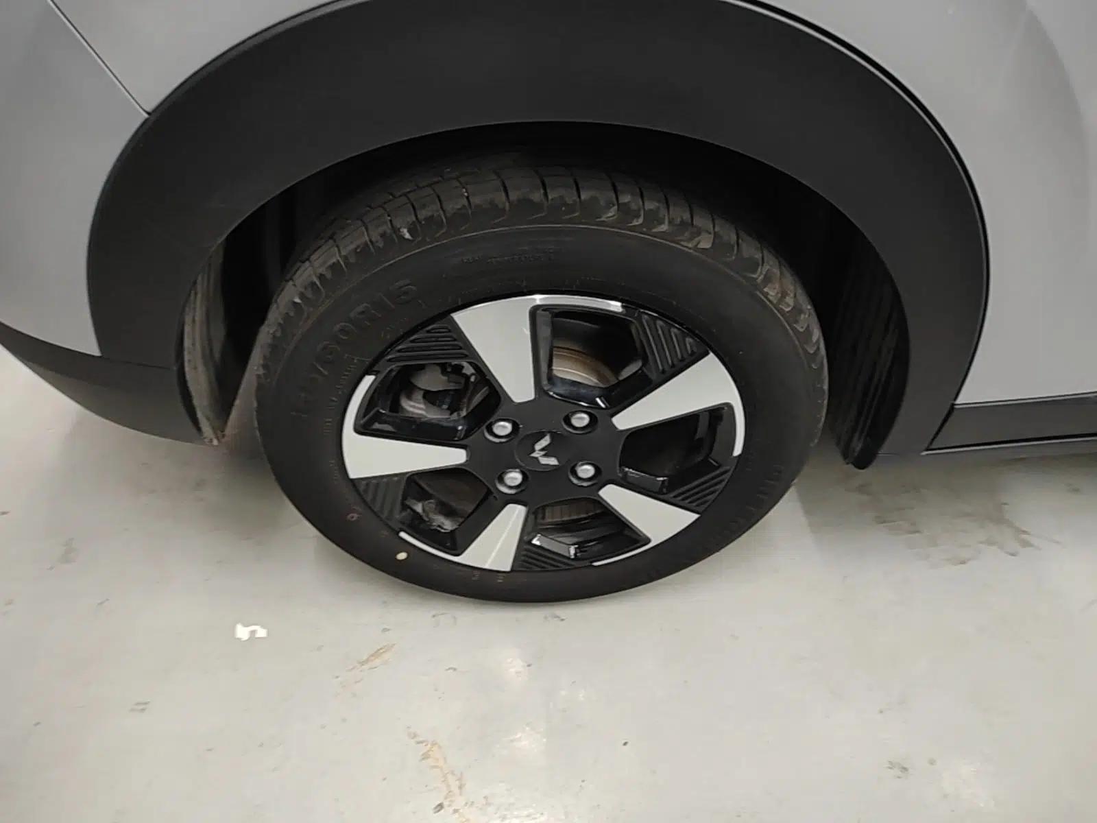 Wuling Bingo PLUS 2024 330 km Range Five-Seater Version — миниатюра 10