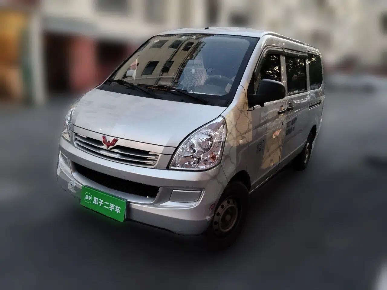 Wuling Rongguang S 2021 1.2L Base Model 7-Seater LSI — миниатюра 1