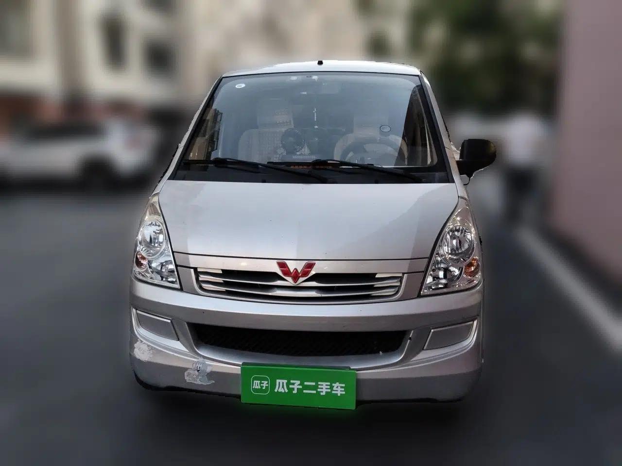 Wuling Rongguang S 2021 1.2L Base Model 7-Seater LSI — миниатюра 2
