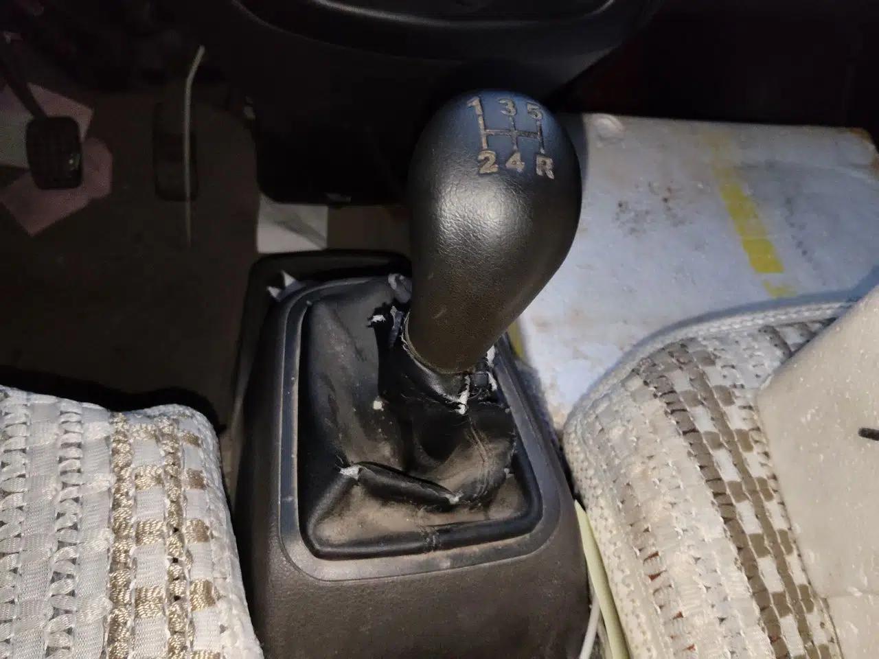Wuling Rongguang S 2021 1.2L Base Model 7-Seater LSI — миниатюра 15