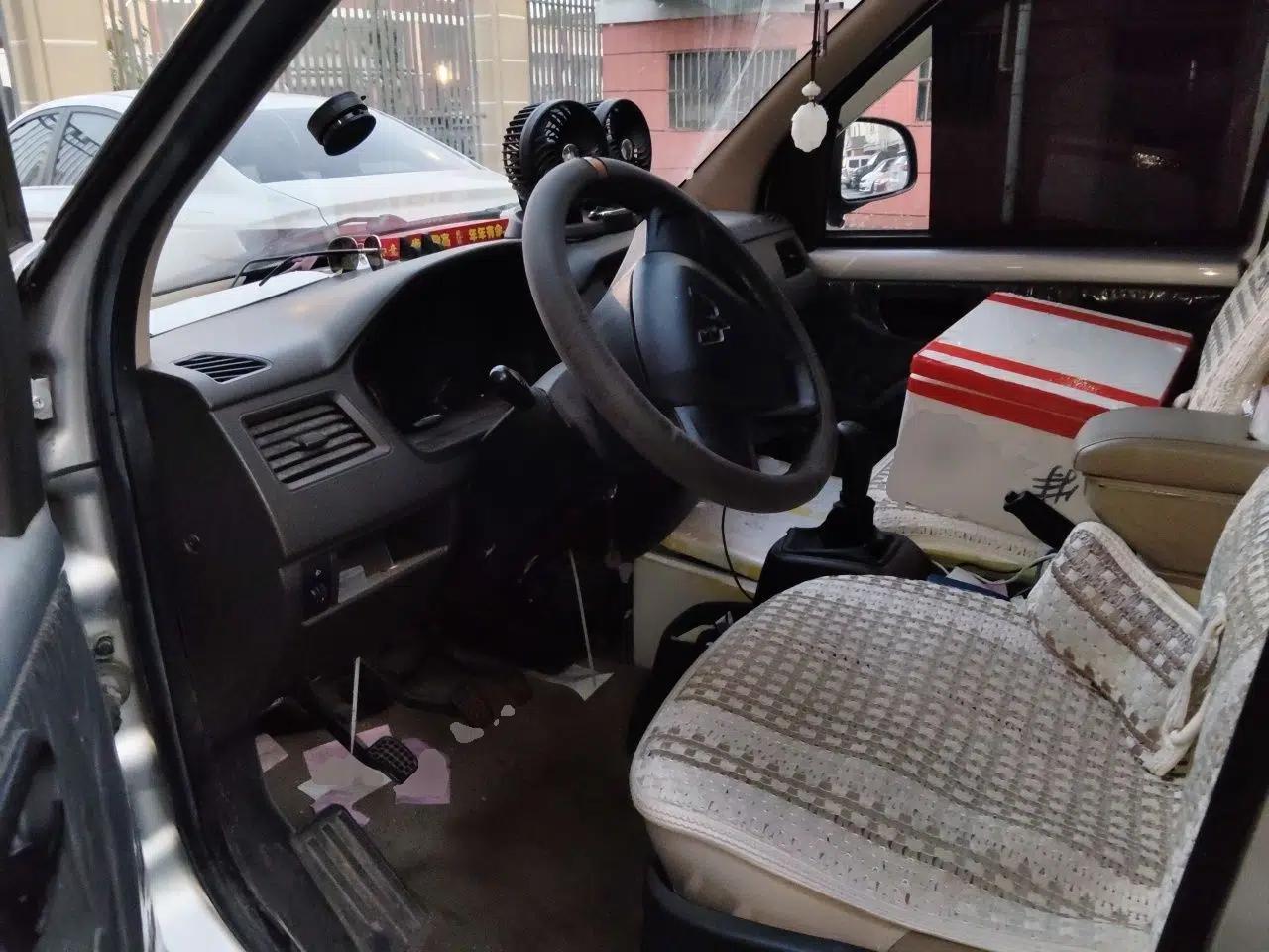 Wuling Rongguang S 2021 1.2L Base Model 7-Seater LSI — миниатюра 17