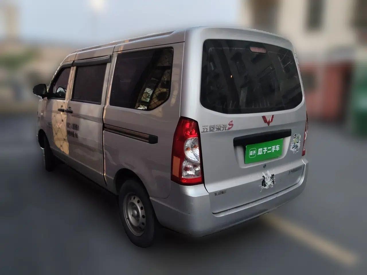 Wuling Rongguang S 2021 1.2L Base Model 7-Seater LSI — миниатюра 4
