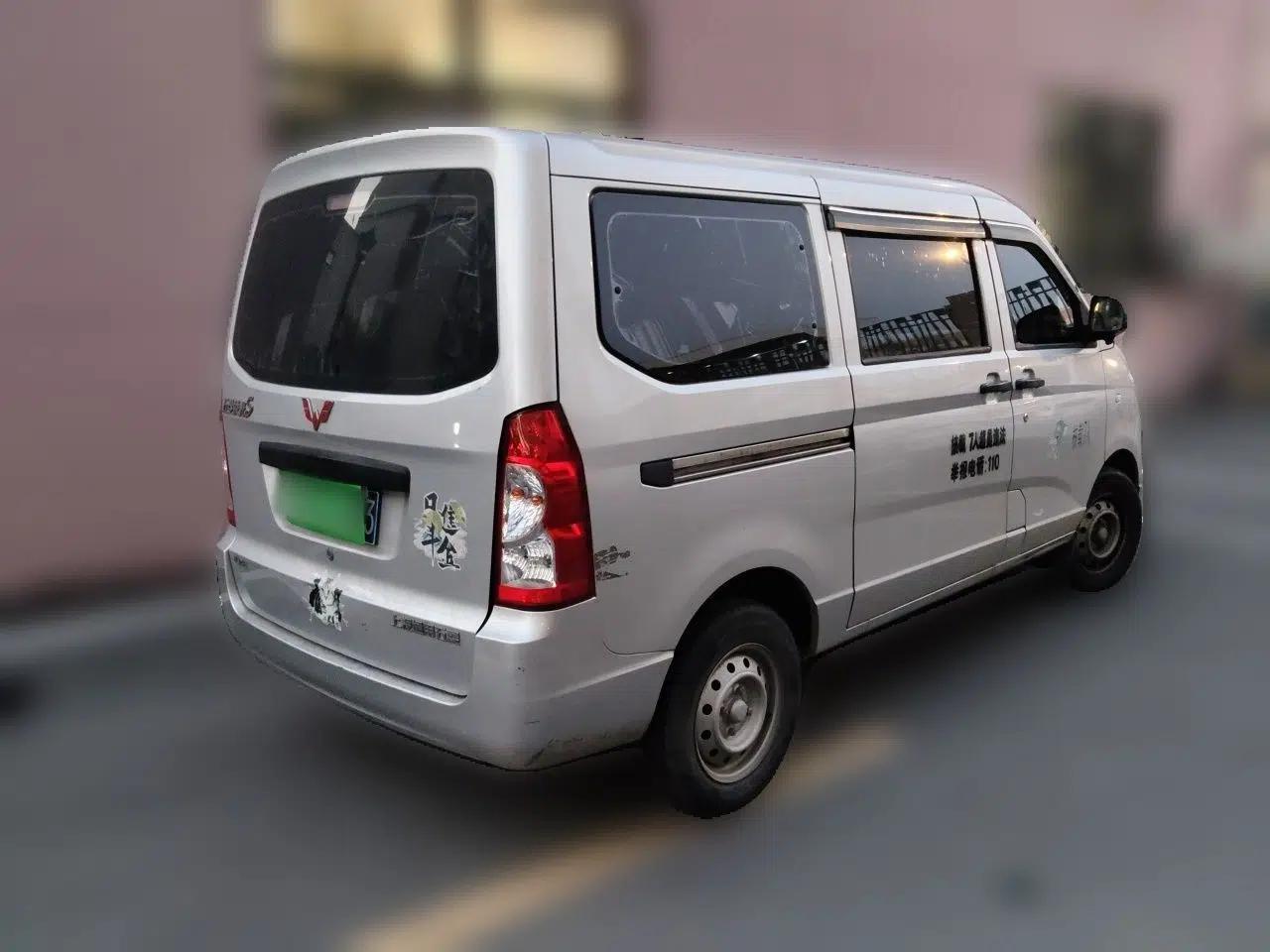 Wuling Rongguang S 2021 1.2L Base Model 7-Seater LSI — миниатюра 6