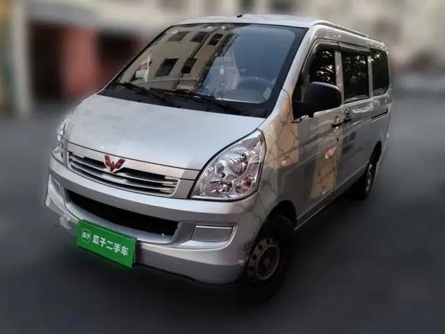 Wuling Rongguang S 2021 1.2L Base Model 7-Seater LSI