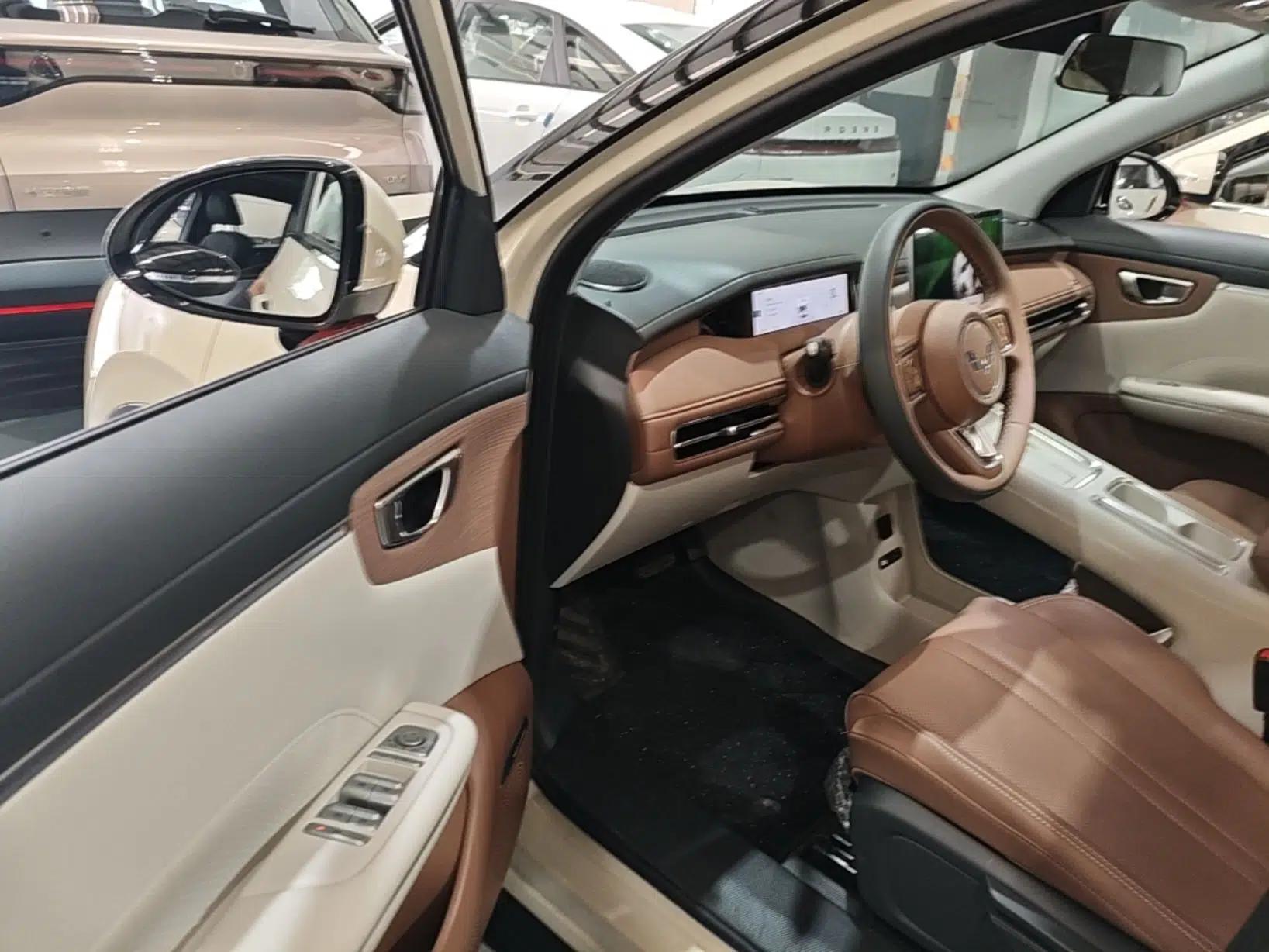 Wuling Bingo S 2025 Model 325km Deluxe Edition — миниатюра 19