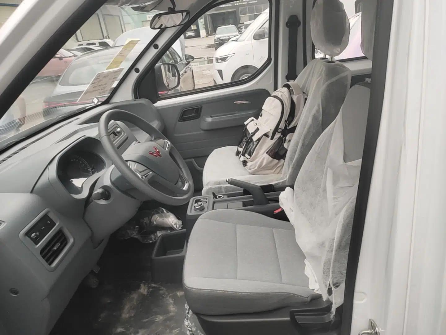 Wuling Yangguang 2025 Model 400km Bus Edition—Comfort Edition — миниатюра 17