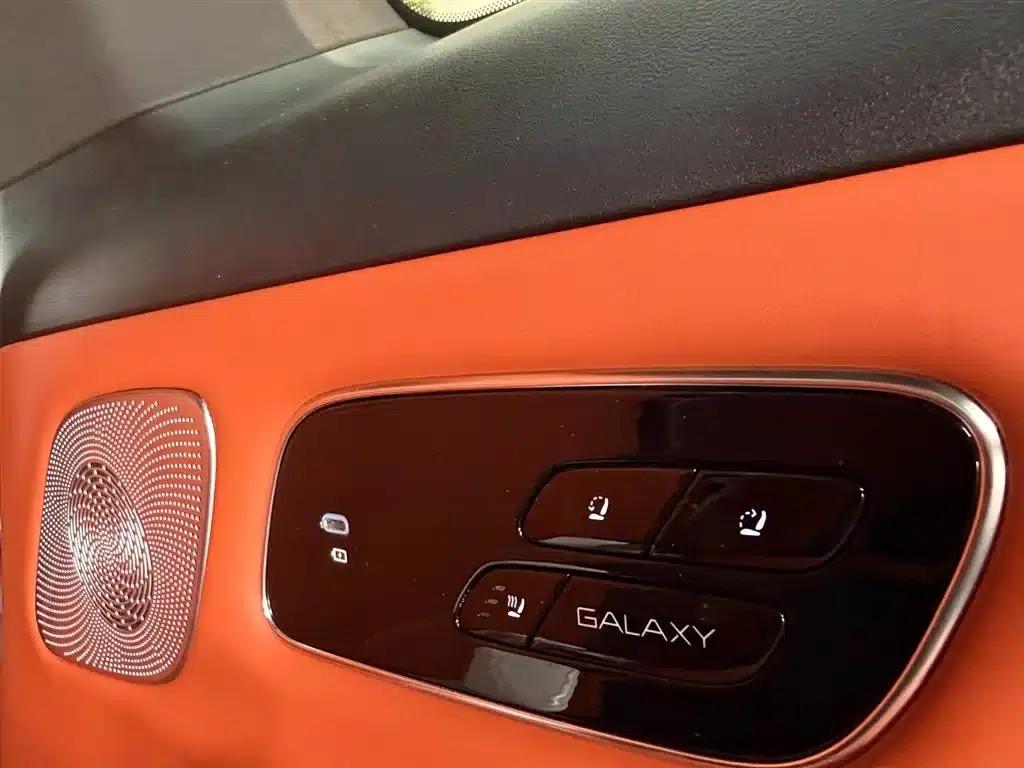 Galaxy M9 2025 210km/h AWD Navigator Edition — миниатюра 11