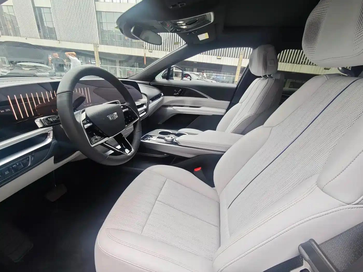 iQ Ruige 2024 Rear-Wheel Drive Standard Range Luxury Edition — миниатюра 13