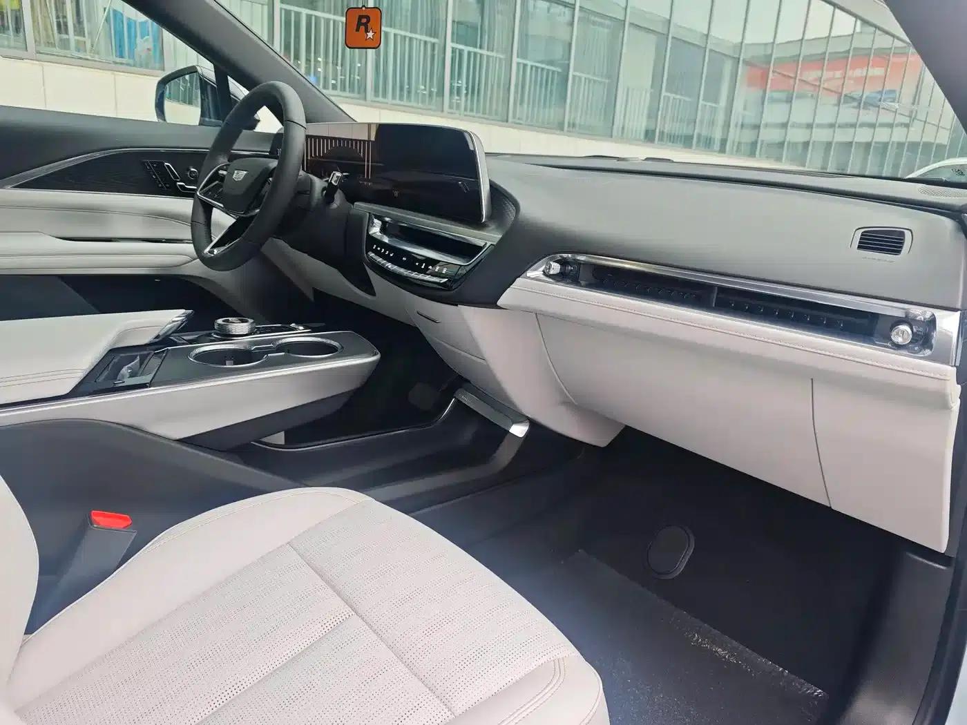 iQ Ruige 2024 Rear-Wheel Drive Standard Range Luxury Edition — миниатюра 31