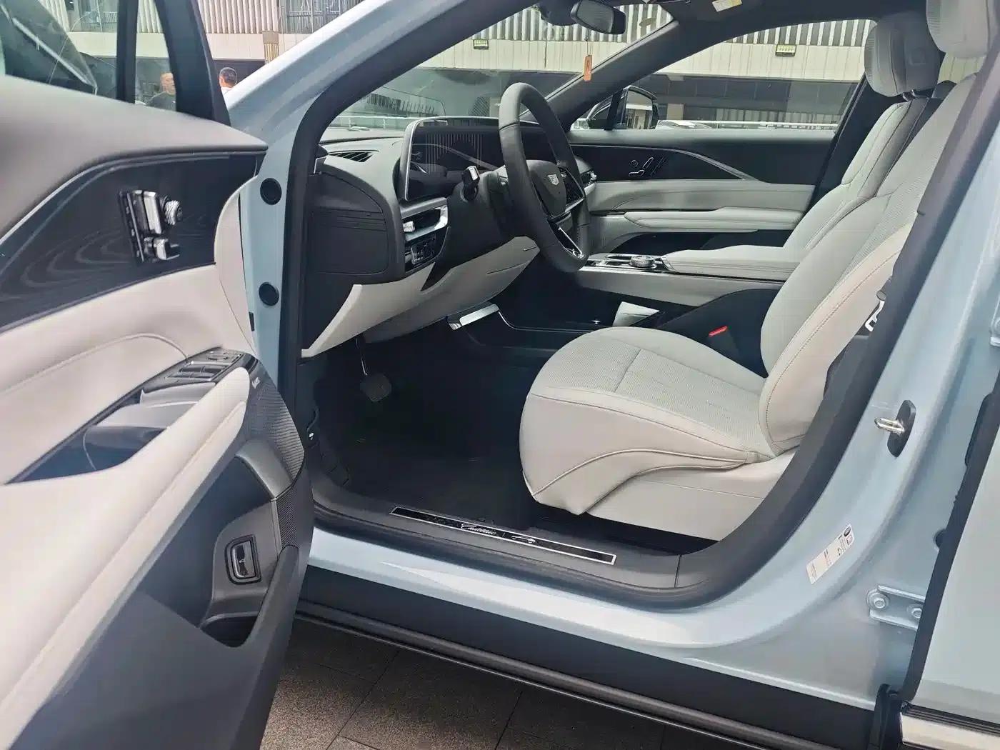 iQ Ruige 2024 Rear-Wheel Drive Standard Range Luxury Edition — миниатюра 7