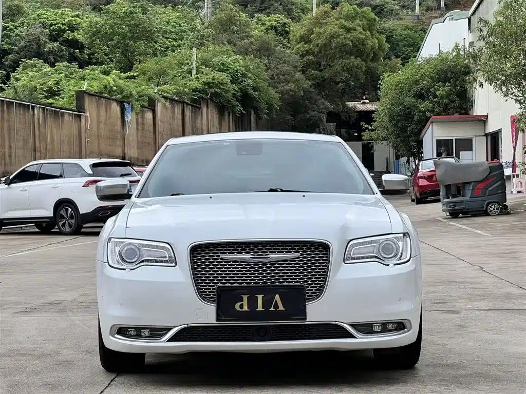 2016 Chrysler 300C Imported Model 3.0L Super Edition — миниатюра 2