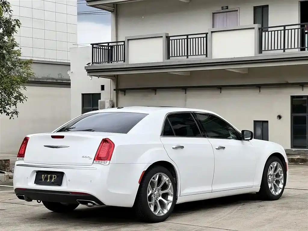 2016 Chrysler 300C Imported Model 3.0L Super Edition — миниатюра 6