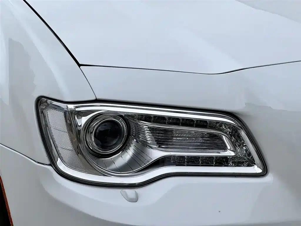 2016 Chrysler 300C Imported Model 3.0L Super Edition — миниатюра 7