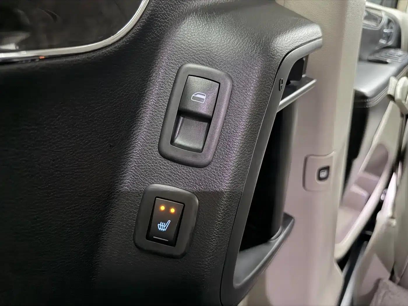 2013 Imported Grand Voyager 3.6L Luxury Edition — миниатюра 17